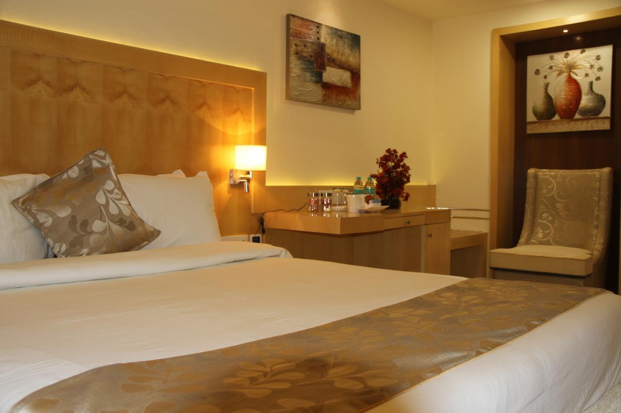 Hotel Golden Gate Indore Exterior foto